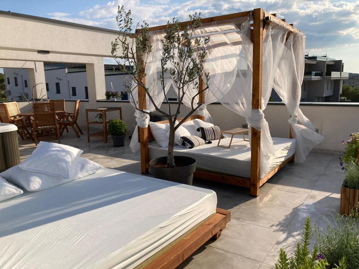 特罗吉尔Rooftop Spa公寓 外观 照片