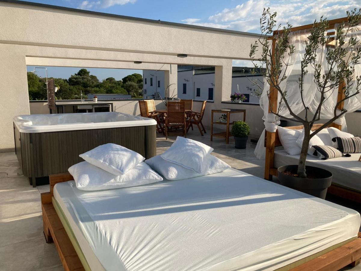 特罗吉尔Rooftop Spa公寓 外观 照片