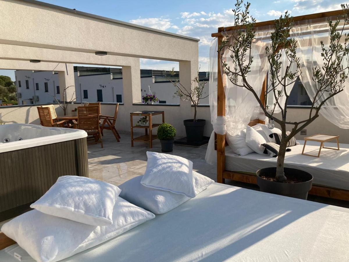 特罗吉尔Rooftop Spa公寓 外观 照片